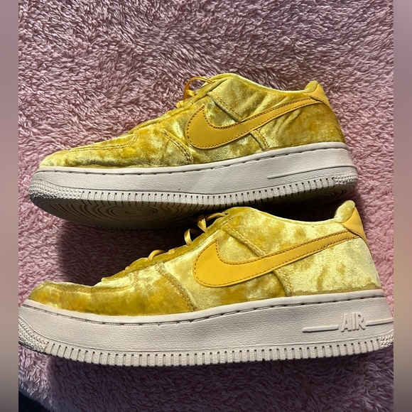 💛Nike Air force 1 low mineral gold💛 in good condition - Picture 4 of 9